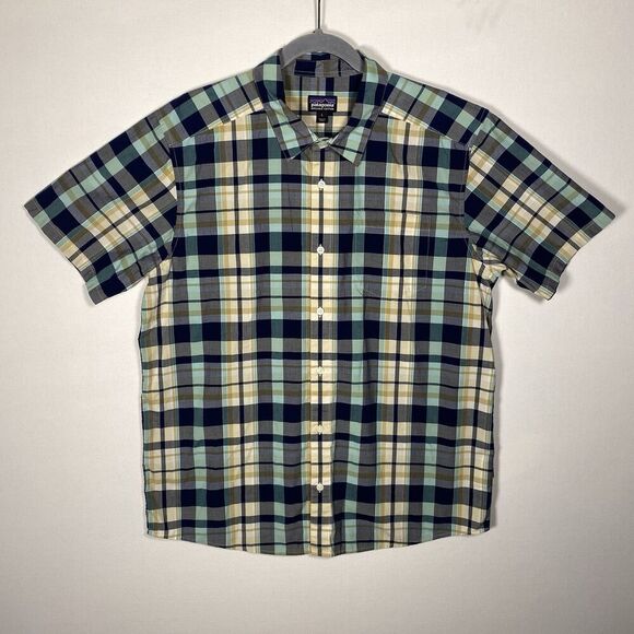 Patagonia Short Sleeve button down  LARGE plaid Shirt Organic Cotton navy blue - Picture 1 of 9